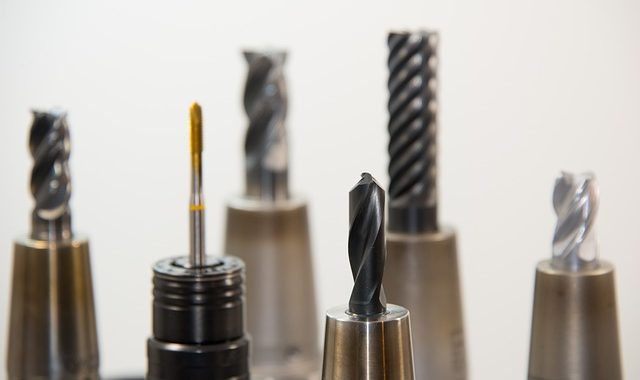 Fresa per giunzioni parallele: la soluzione con anello di spinta